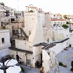 Tafoni Cave أورتاحصار