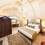 Tafoni Cave فندق 5*