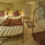 Tafoni Cave 5* أورتاحصار