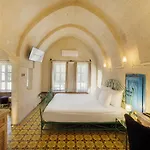 Tafoni Cave 5* أورتاحصار