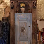 فندق Tafoni Cave 5*