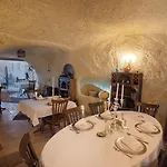 Hotel Tafoni Cave