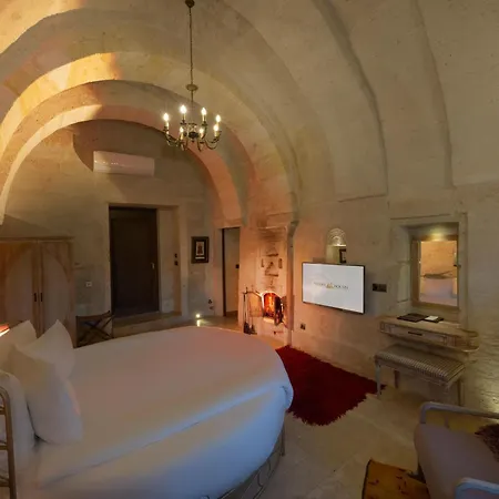 Tafoni Cave Hotel 5*