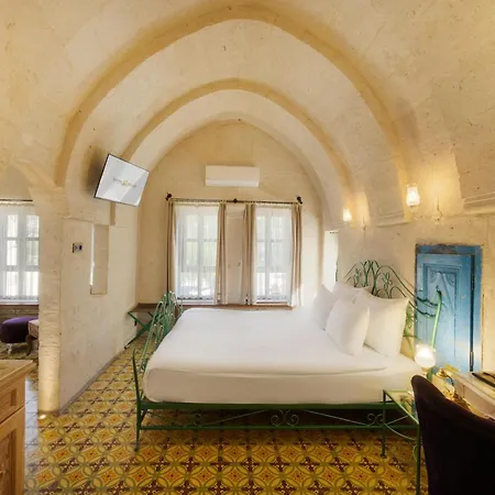 Tafoni Cave Hotel 5*
