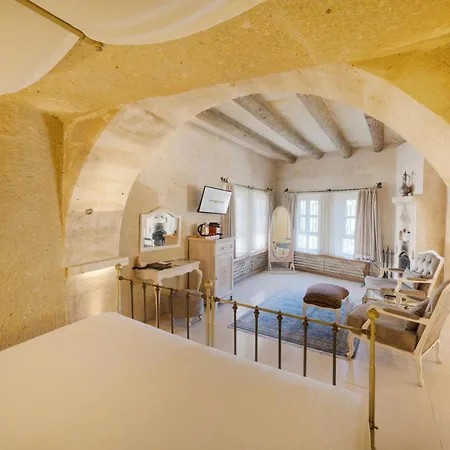 Tafoni Cave Hotel 5*