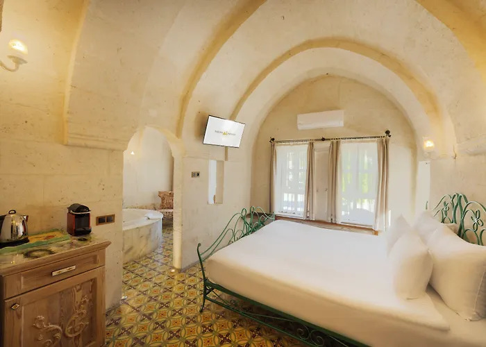 Tafoni Cave 5* Ortahisar