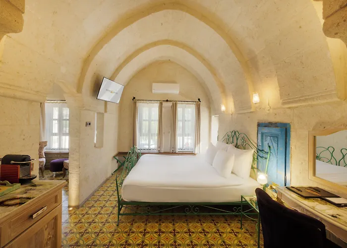 Tafoni Cave 5* Ortahisar